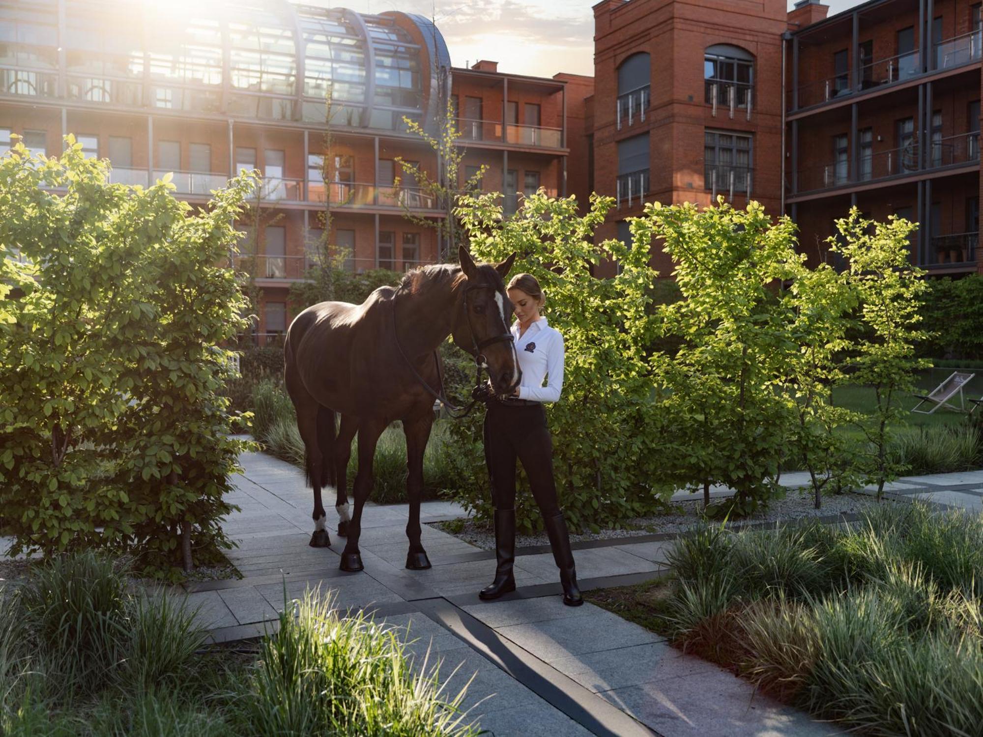 City Park Hotel & Residence Poznań Exterior foto The proposed equestrian facilities